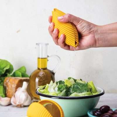 Conchiglie Lemon Squeezer being used